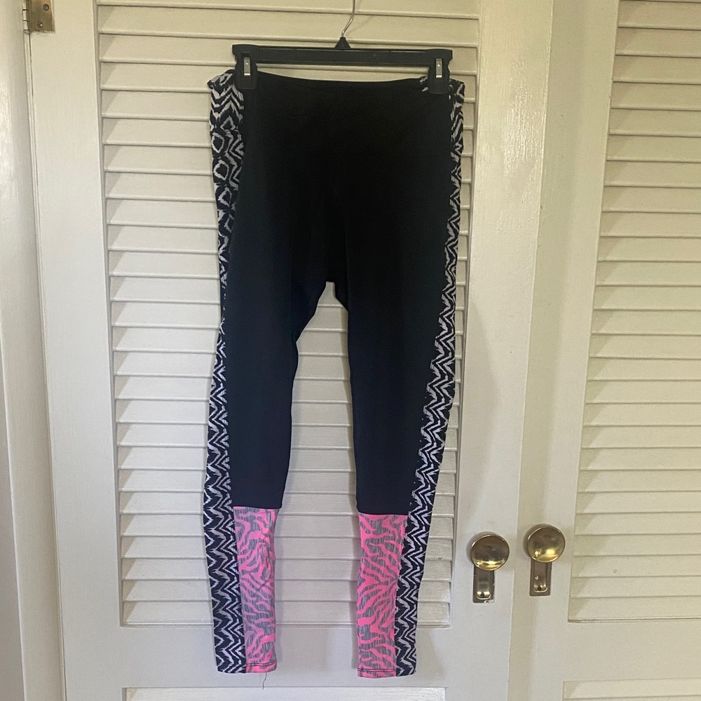 Onzie Black and Pink Patterned Leggings